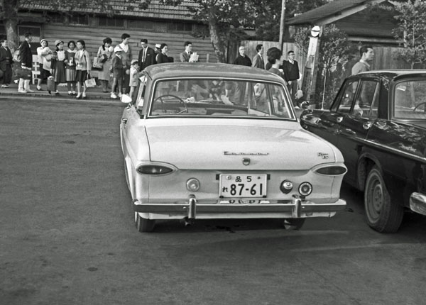 (05-12c)(114-16) 1963 Ford Taunus 12M 1.5Litre 2dr Limousine.jpg